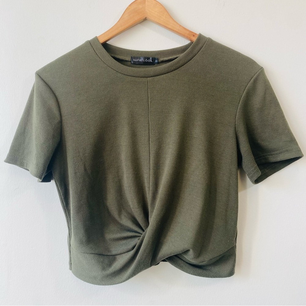 SUPRELOOK Olive Green Rib Knit Twist Front Cropped Tee